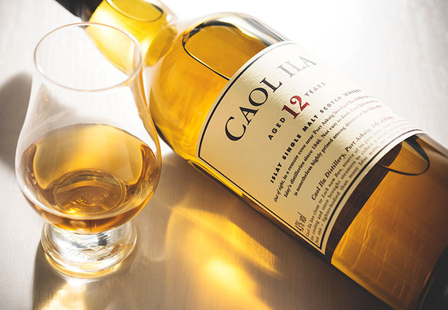 Бутылка шотландского виски Caol Ila
