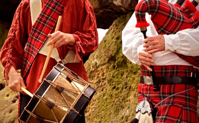 Шотландские барабаны и волынка