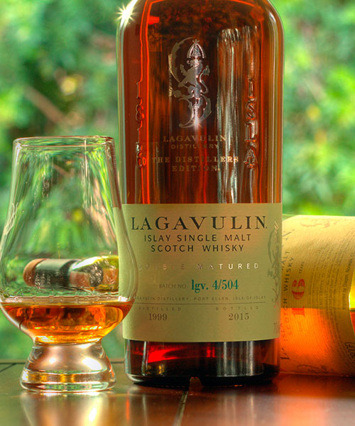 Бутылка шотландского виски Lagavulin