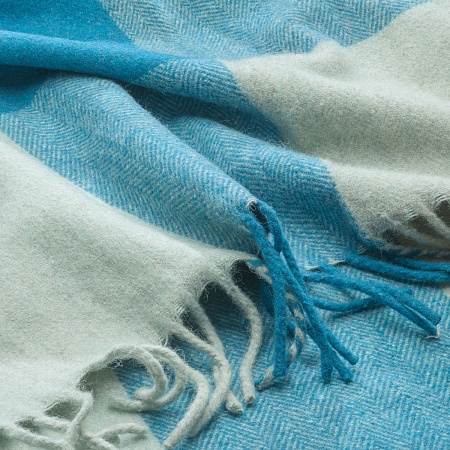 картинка House of Juniper Block Check Herringbone Blanket Natural Teal от магазина  Mykilt